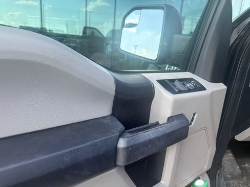 Used 2018 Ford F150 XL w/ Equipment Group 101A Mid AWD/4WD image 13