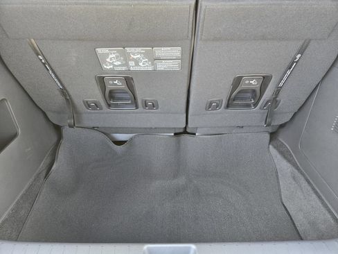 New 2026 Kia Carnival EX FWD image 24