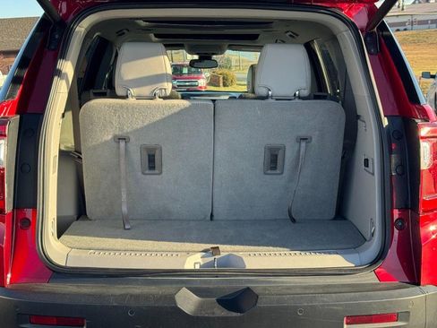 Used 2022 GMC Acadia SLT w/ Preferred Package image 4