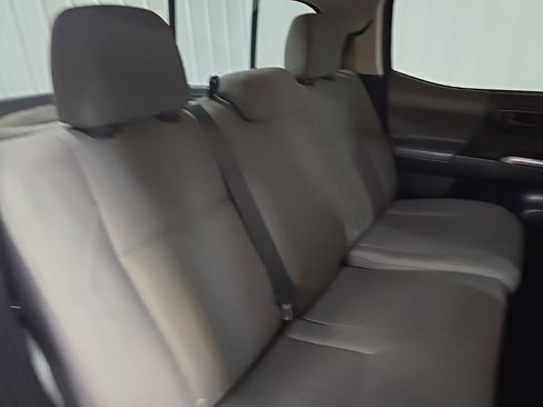 Used 2018 Toyota Tacoma SR5 image 16