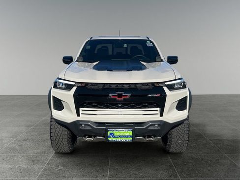 Used 2026 Chevrolet Colorado ZR2 w/ Technology Package AWD/4WD image 2