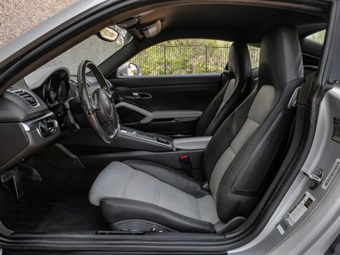 Used 2014 Porsche Cayman RWD image 4