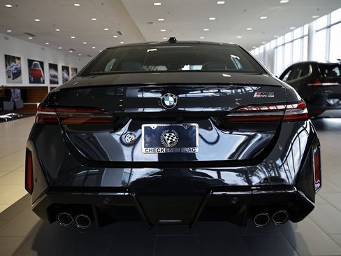 New 2026 BMW M5 Base w/ Executive Package image 7