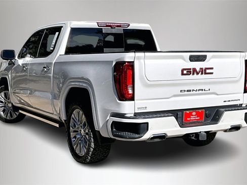Used 2022 GMC Sierra 1500 Denali w/ Denali Reserve Package image 4