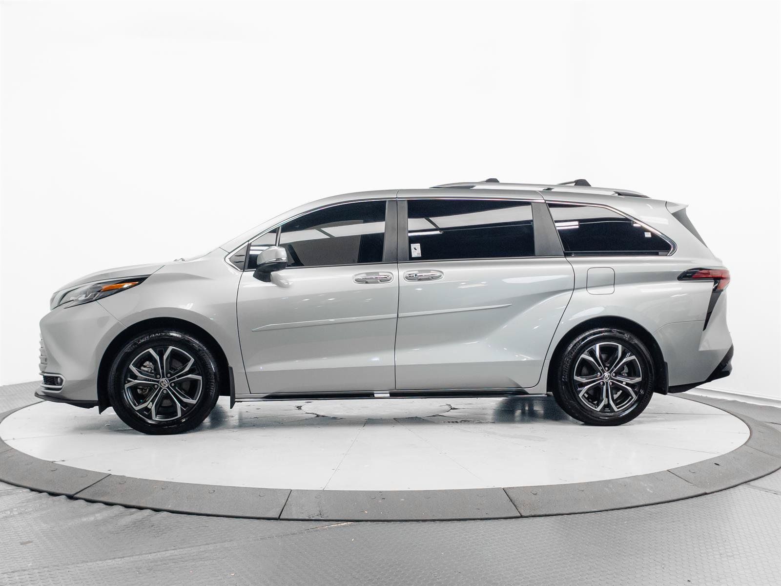 Certified 2025 Toyota Sienna Platinum AWD/4WD image 9