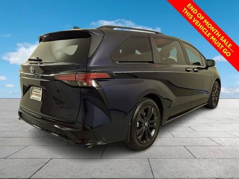 Certified 2025 Toyota Sienna XSE FWD image 8