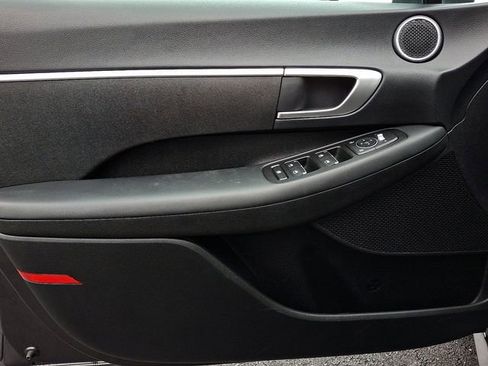 Used 2022 Hyundai Sonata SE image 12