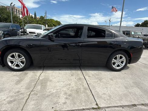 Used 2022 Dodge Charger SXT w/ Leather Interior Group RWD image 10