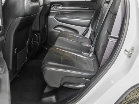 Used 2019 Jeep Grand Cherokee Altitude RWD image 35