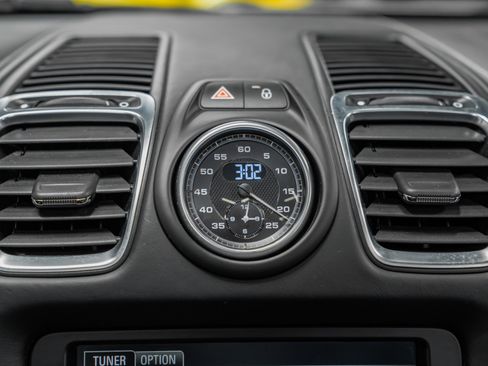 Used 2016 Porsche Boxster Spyder image 25