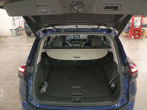 New 2026 Nissan Rogue SV AWD/4WD image 18