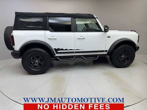 Used 2023 Ford Bronco Wildtrak image 6