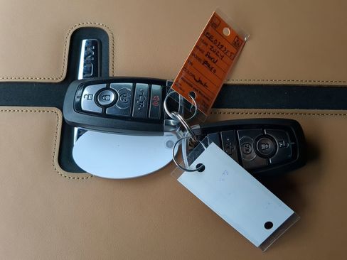 Used 2024 Ford F250 Platinum image 27