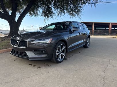 Used 2025 Volvo V60 B5 Cross Country Plus