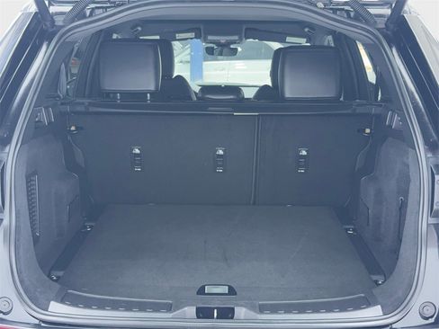 Used 2023 Land Rover Discovery Sport SE image 12