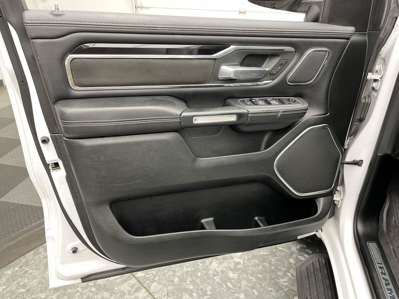 Used 2021 RAM 1500 Laramie AWD/4WD image 10