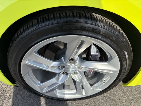 Used 2021 Chevrolet Camaro LT image 12