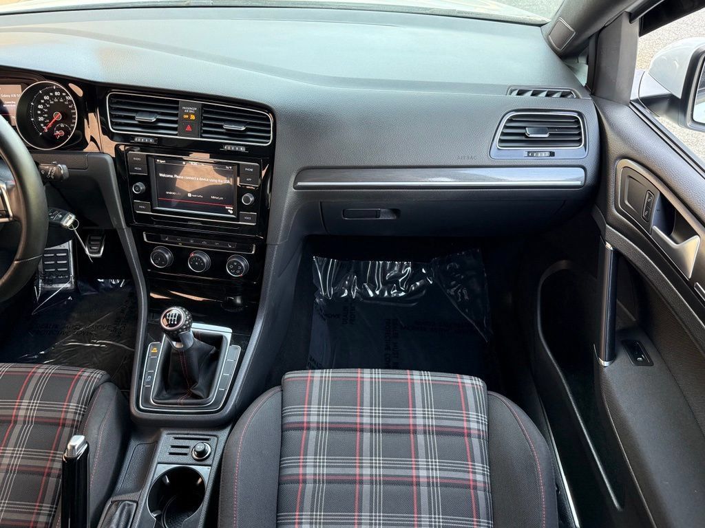 Used 2020 Volkswagen Golf 4-Door FWD image 22