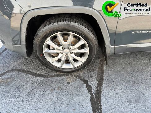 Certified 2018 Jeep Cherokee Limited FWD image 15