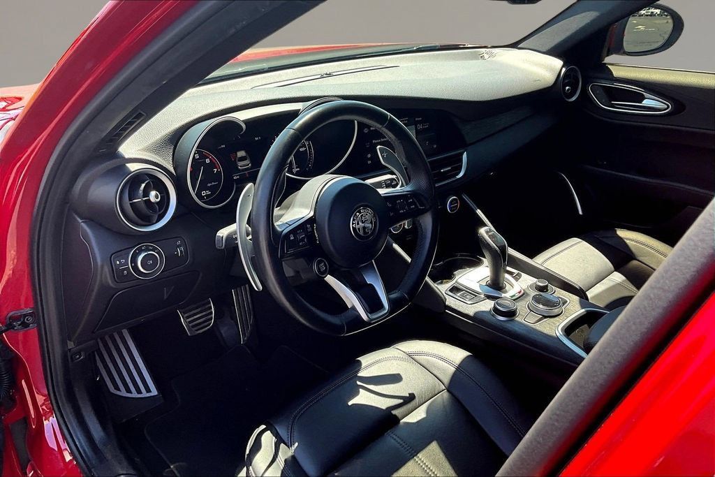 Used 2022 Alfa Romeo Giulia Sprint AWD/4WD image 14