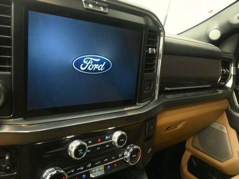 Certified 2025 Ford F250 Lariat w/ Lariat Ultimate Package AWD/4WD image 17