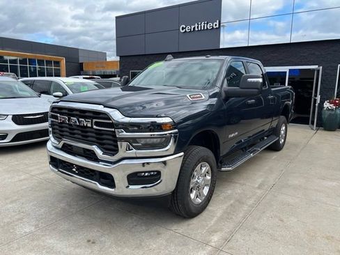 Used 2026 RAM 2500 Big Horn AWD/4WD image 3