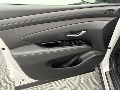 New 2025 Hyundai Tucson Limited image 11