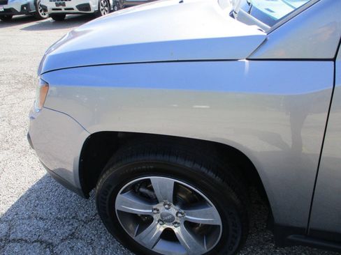 Used 2017 Jeep Compass High Altitude FWD image 13
