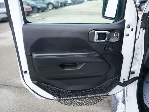 Used 2018 Jeep Wrangler Unlimited Sahara w/ Dual Top Group image 19