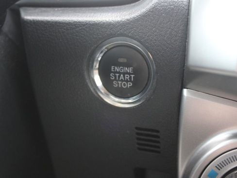 Used 2018 Toyota 4Runner Limited image 39