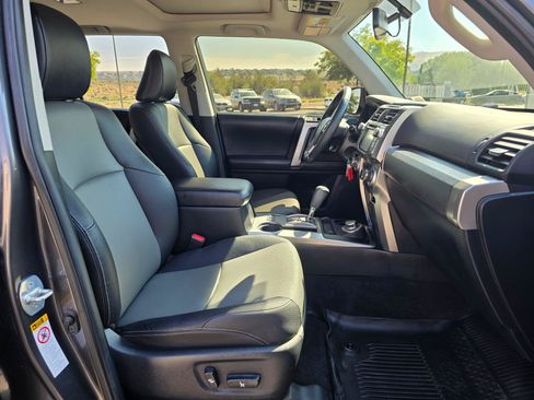 Used 2018 Toyota 4Runner SR5 Premium AWD/4WD image 14
