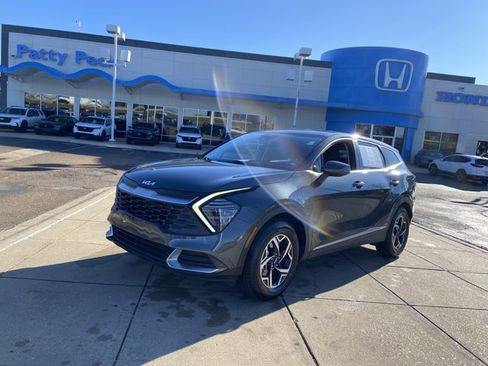 Used 2024 Kia Sportage LX image 4