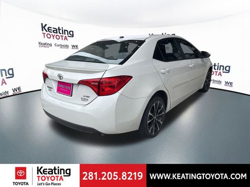 Used 2018 Toyota Corolla XSE image 3