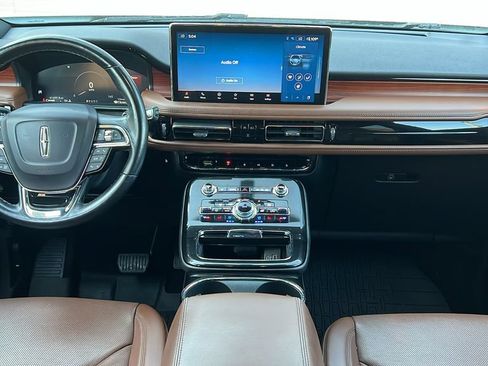 Used 2022 Lincoln Nautilus Reserve w/ Equipment Group 202A AWD/4WD image 9