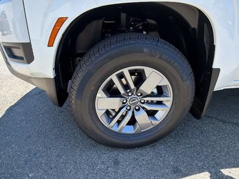 New 2026 Nissan Frontier SV w/ Tow Package AWD/4WD image 10