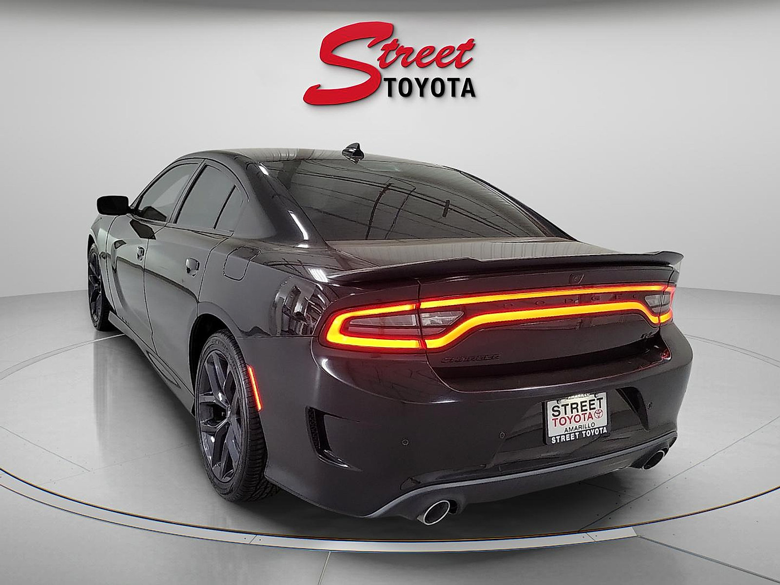 Used 2023 Dodge Charger R/T w/ Blacktop Package RWD image 2