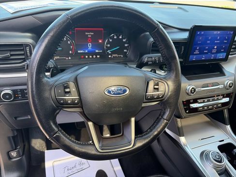 Used 2020 Ford Explorer XLT w/ Equipment Group 202A AWD/4WD image 19