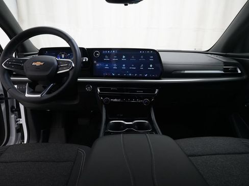 Used 2026 Chevrolet Traverse LT w/ Driver Confidence Package AWD/4WD image 5