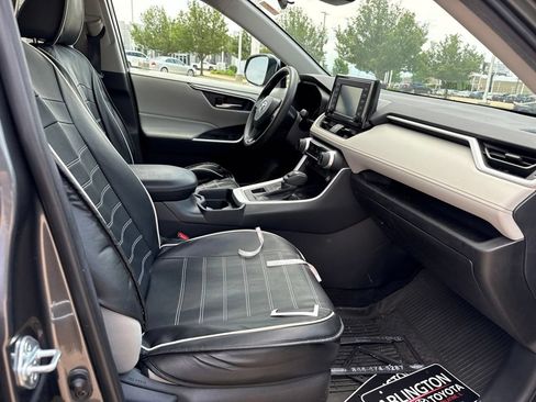 Used 2021 Toyota RAV4 XLE AWD/4WD image 18