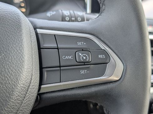 Used 2023 Jeep Compass Latitude AWD/4WD image 24