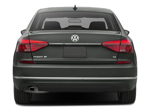 Used 2018 Volkswagen Passat 3.6 FWD image 5