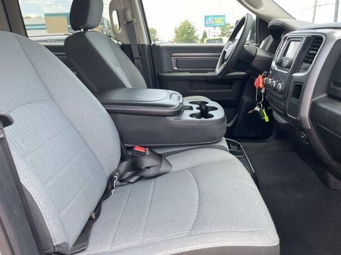 Used 2023 RAM 1500 Classic SLT AWD/4WD image 17