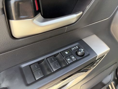 Used 2023 Toyota Tundra Limited AWD/4WD image 18