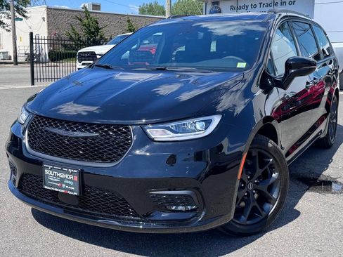 Used 2026 Chrysler Pacifica Select w/ S Appearance Package FWD image 3