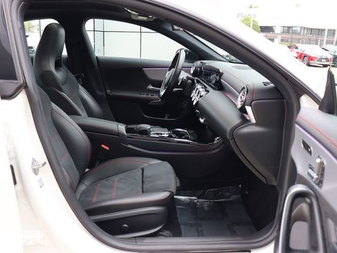 Used 2020 Mercedes-Benz CLA 250 image 29
