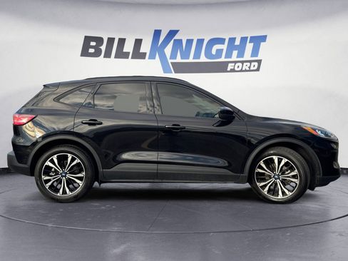 Certified 2022 Ford Escape SE w/ SE Sport Appearance Package image 6