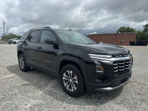 Used 2026 Chevrolet Equinox LT w/ Convenience Package II FWD image 3