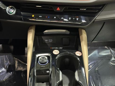 Used 2024 Buick Envision Preferred image 16