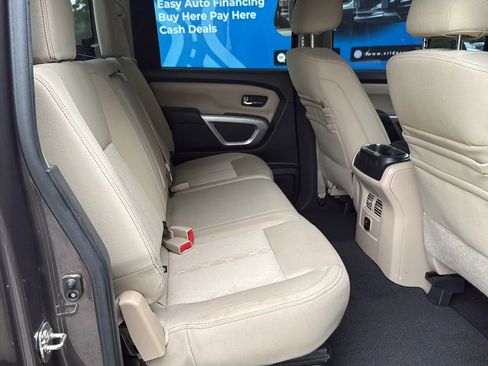 Used 2016 Nissan Titan SV RWD image 22