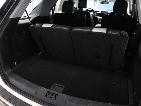 Certified 2021 Ford Explorer XLT w/ Equipment Group 202A image 15